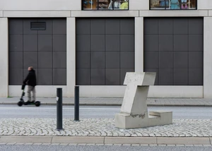 Die Skulptur "Ruhender Fortschritt", © Max Holzer