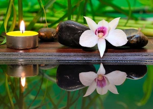 Entspannung mit Kerze, © clearlens-images/pixelio.de