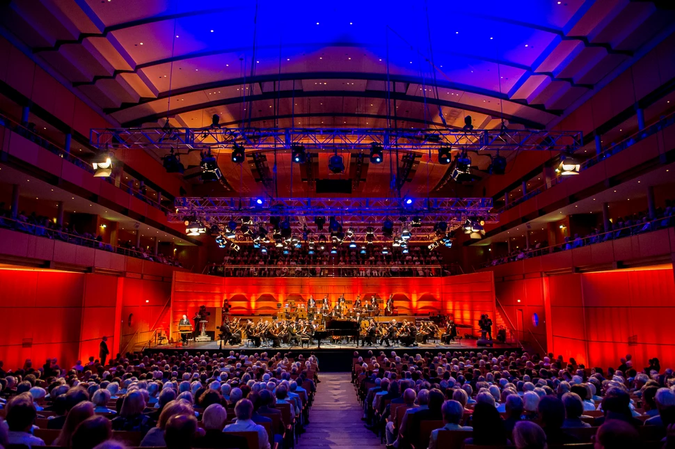 Musik- und Kongresshalle Konzertsaal