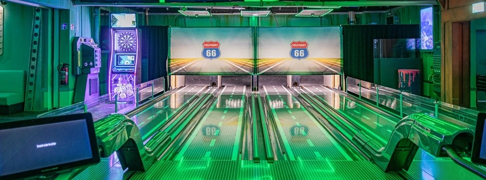 Neon Bowling in der Action Arena Neon Bowling in der Action Arena, © Fun Arena GmbH & Co. KG