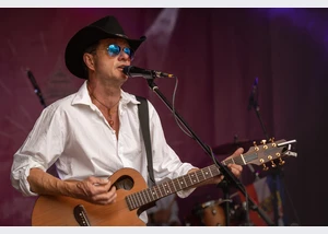 Osterfesttage - Livemusik mit Santa Listen