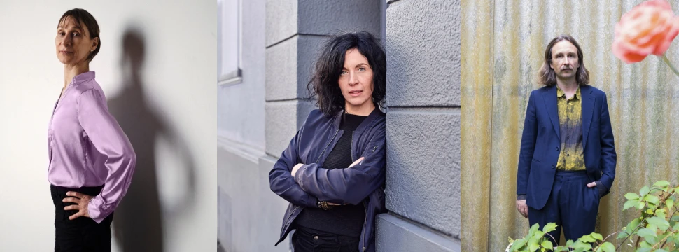 Martina Hefter, Ines Habich-Milovic und Franz Friedrich lesen in der Muthesius Kunsthochschule Zwei Frauen und ein Mann vor Wänden in Pose