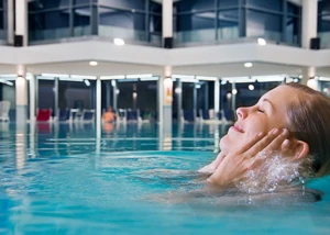 Meerwasser-Schwimmbad, © Frederik Roeh / Ostsee Resort Damp