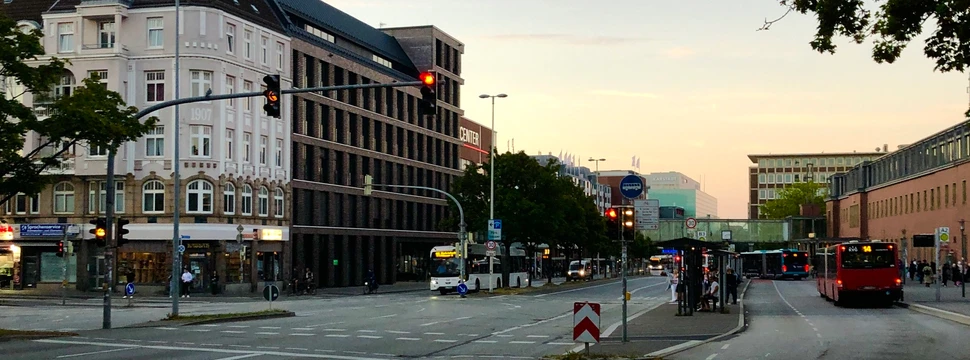 Abendstimmung am Zentralen Omnibus Bahnhof Kiel, © kiel-magazin.de