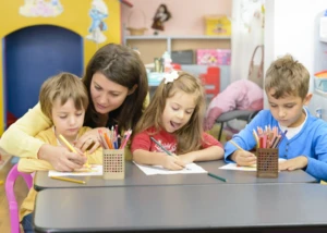 Kinderbetreuung, © iStock.com/Oneblink CJ