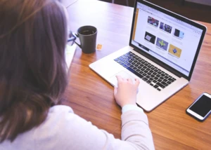 Frau am Laptop Frau am Laptop, © StartupStockPhotos / pixabay.com