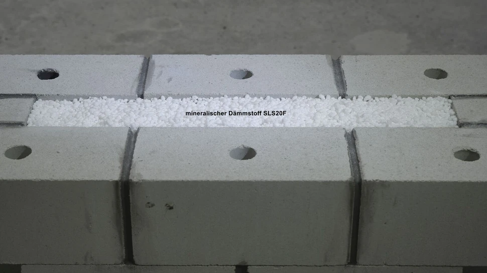 Mineralischer Einblasdämmstoff SLS20F® im zweischaligen Mauerwerk